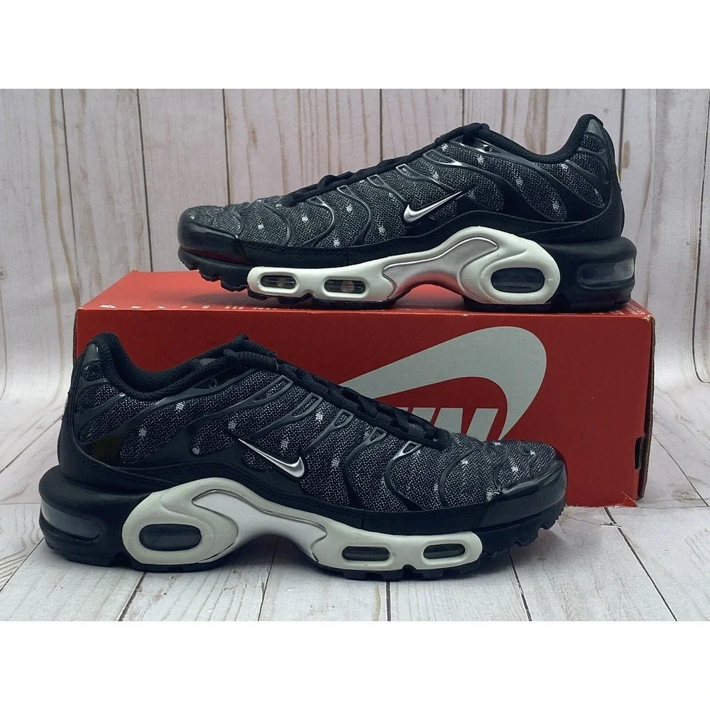 Nike Air Max Plus‎ SE Black Chrome Size 7 DM7570‑001